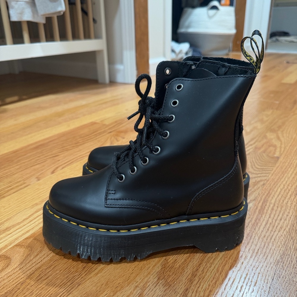 Dr. Martens Men Jadon Smooth Leather Platform Boots